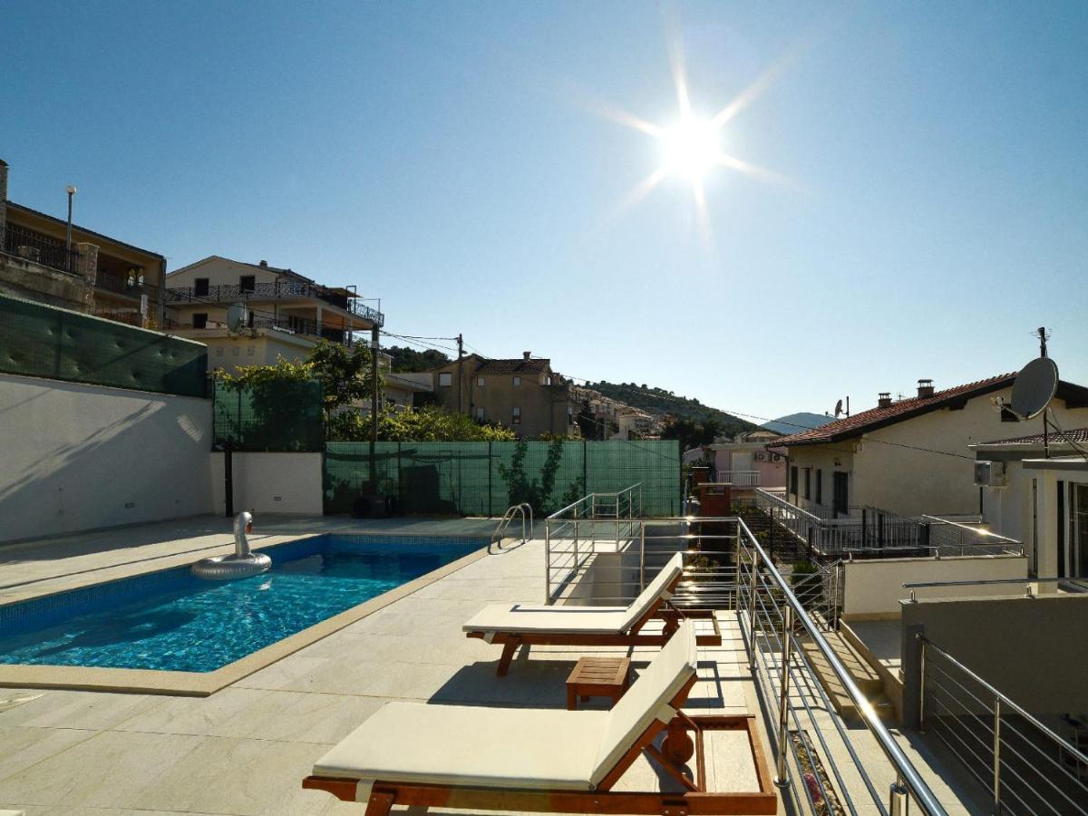 Apartmani Antonia Trogir Exterior photo